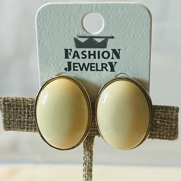 Crystal Avenue Pink Glitter Button Earrings + 4 more Mixed Sets #1028 - Picture 3 of 7